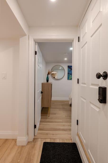 Luxury New Spacious Apartment - Country Hills, Kitchener Εξωτερικό φωτογραφία